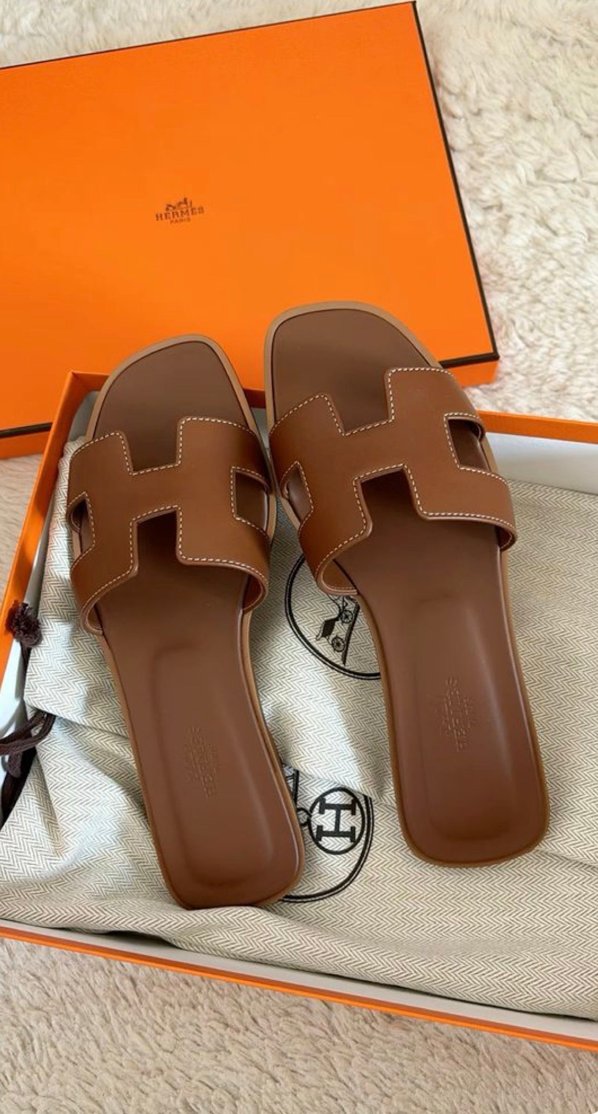 Claquette hermes camel
