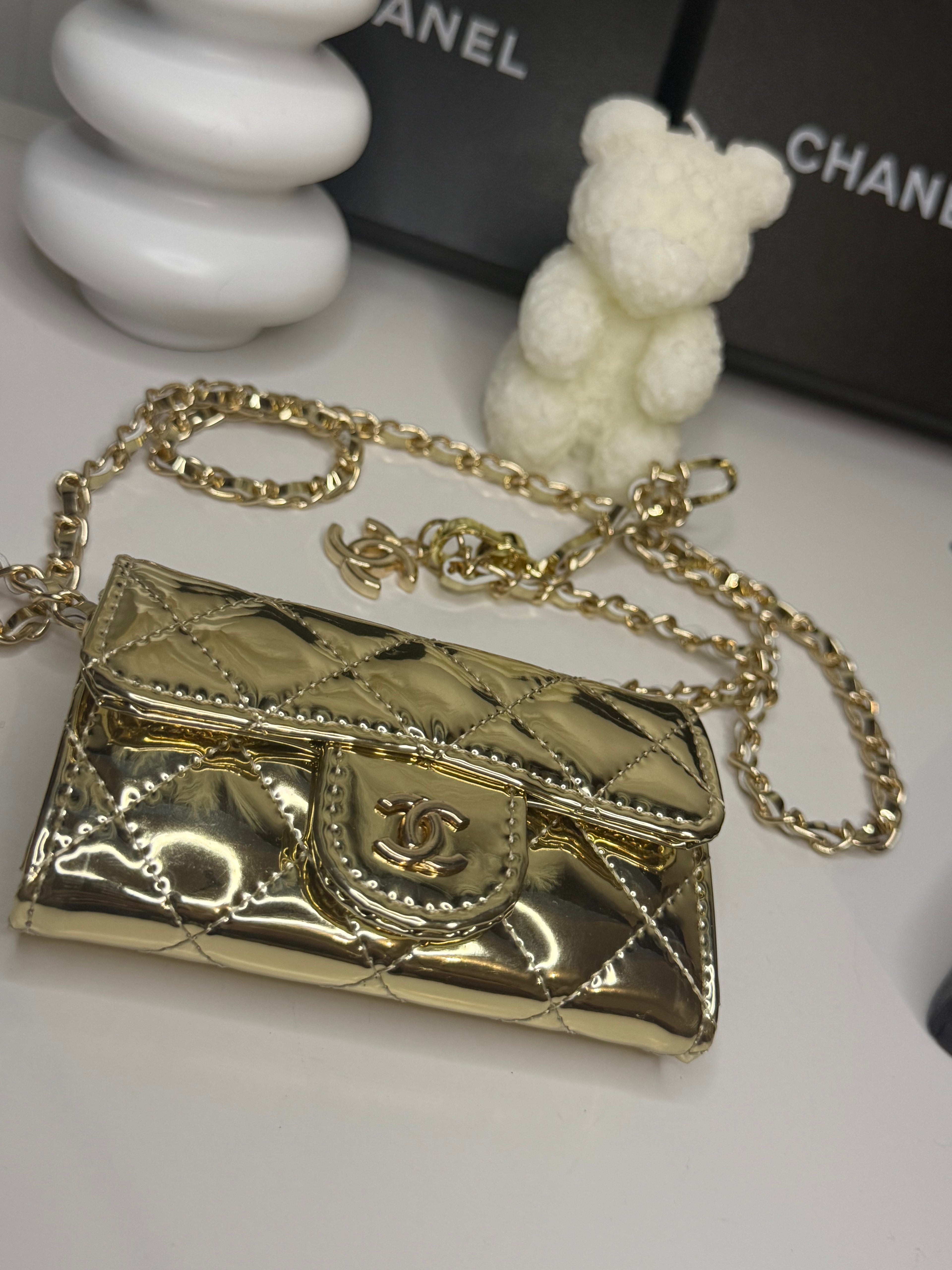 Sac Chanel dorée ( MIRROIR)