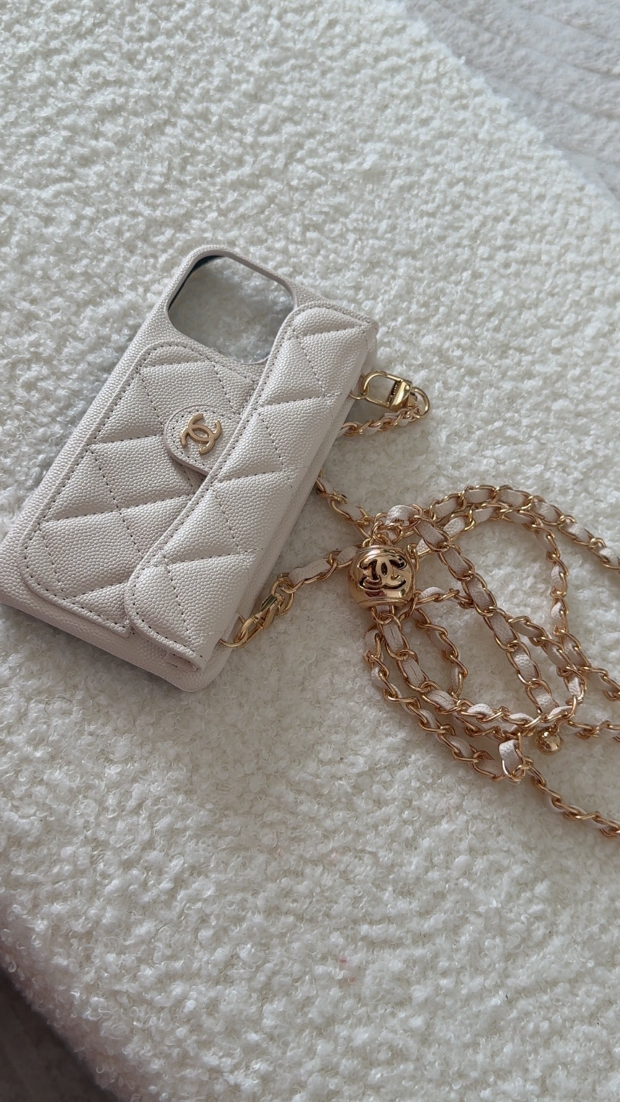 Coque Chanel 16 pro Max